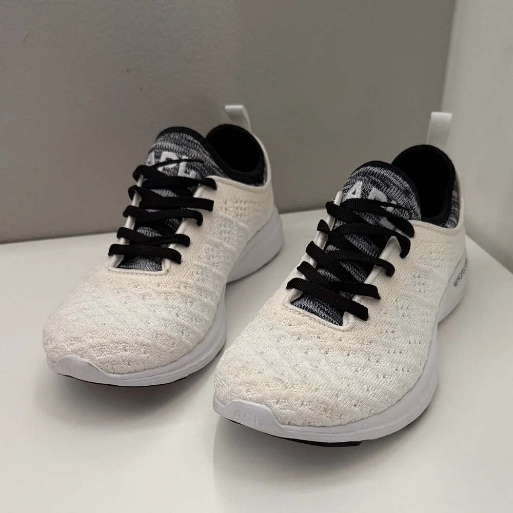 APL Off-White and Black Athletic Shoes - Picture 3 of 8